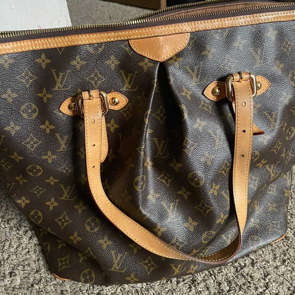 1200 Dollars